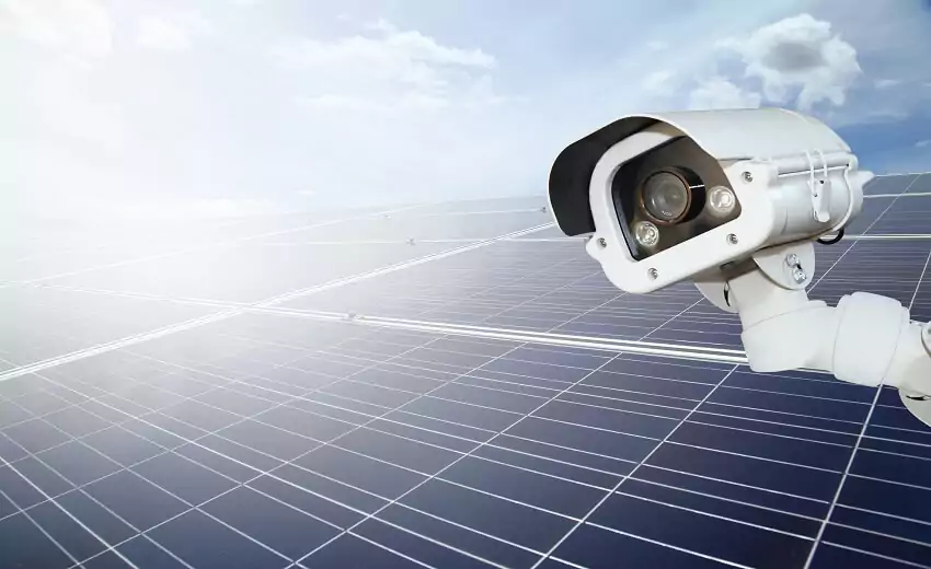 Онлайн-журнал Asmag.com и  William Pao сделали обзор решений IP-камер с питанием от солнечных панелей, сформировали рекомендации и полезные советы, которые будут интересны желающим установить себе подобное решение.